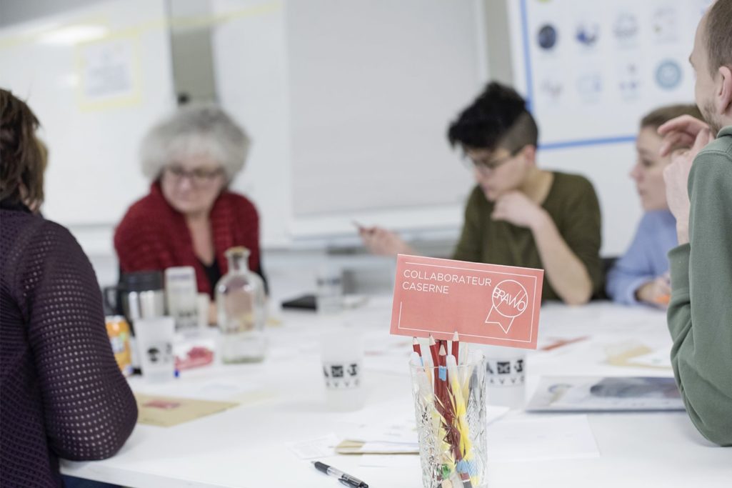 un groupe d'intelligence collective au travail à Bruxelles